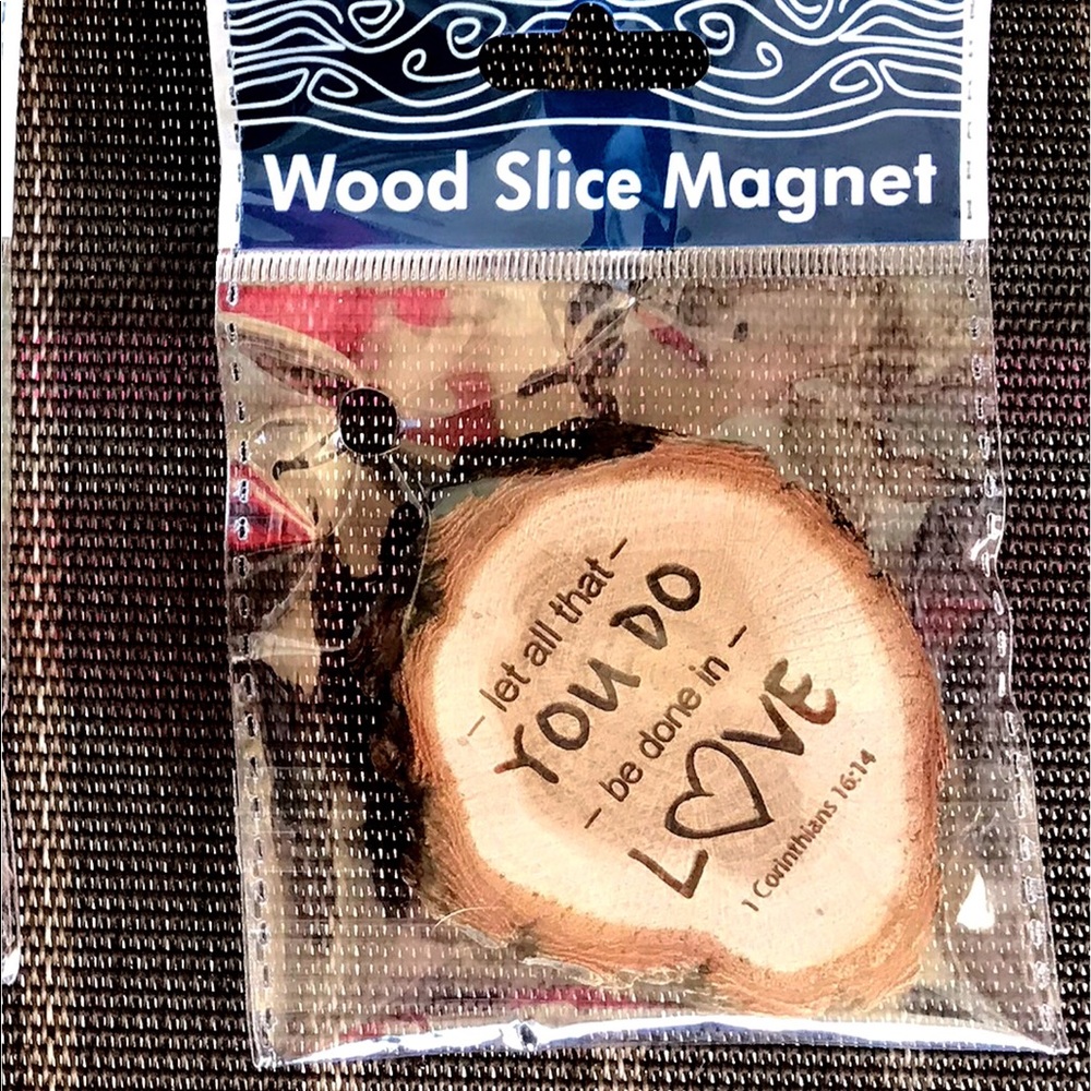 NWT! Inspirational Love Wood Slice Magnet